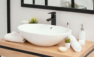 bathroom_basin_detail_s